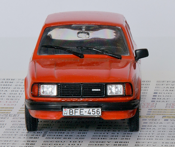 1:43 méretarányú renszám makett retroautókra